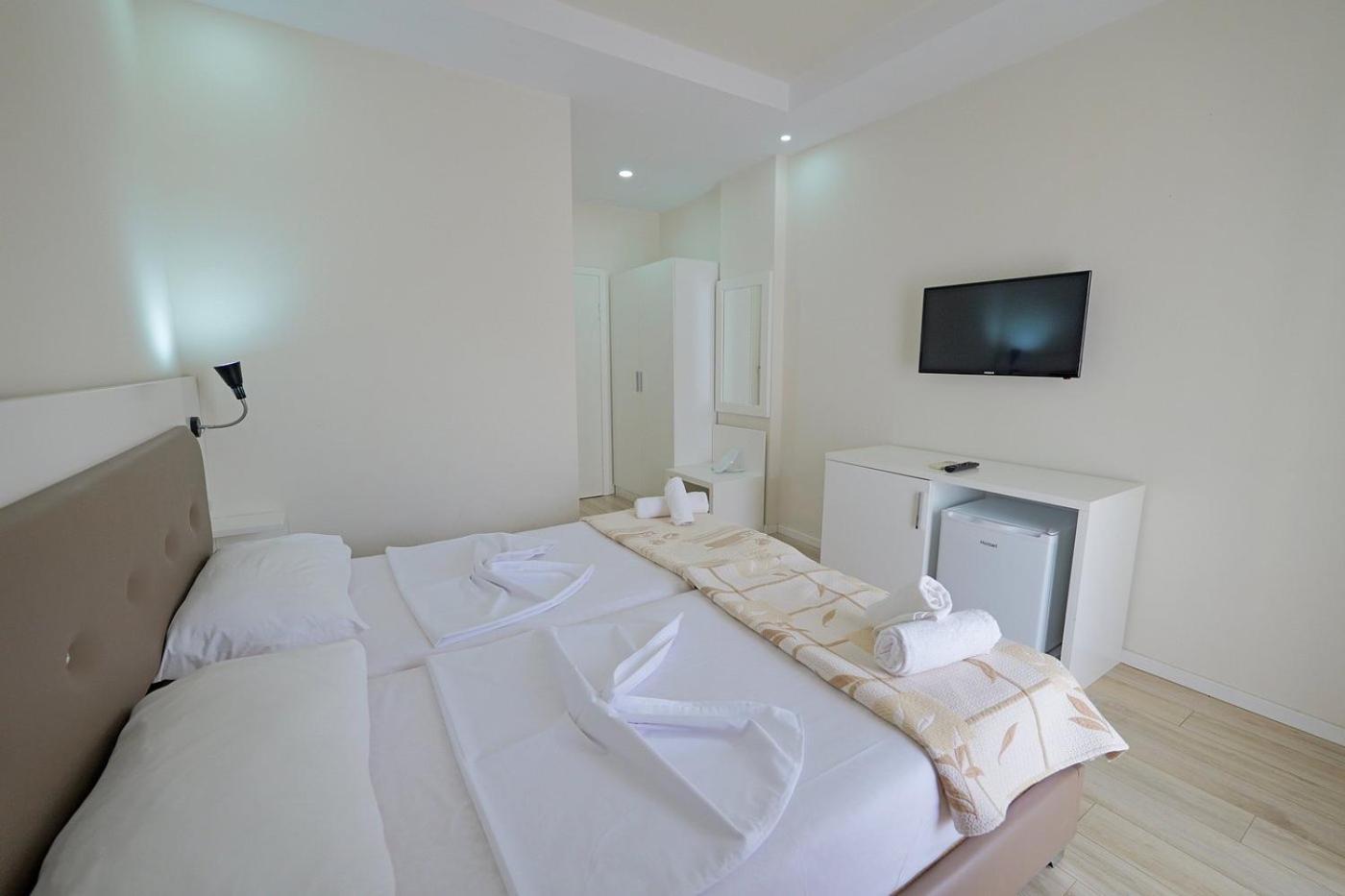 Helia Seaside Hotel ساراندا المظهر الخارجي الصورة