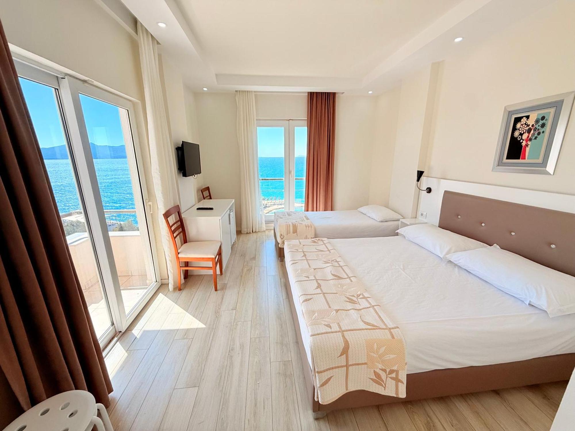 Helia Seaside Hotel ساراندا المظهر الخارجي الصورة