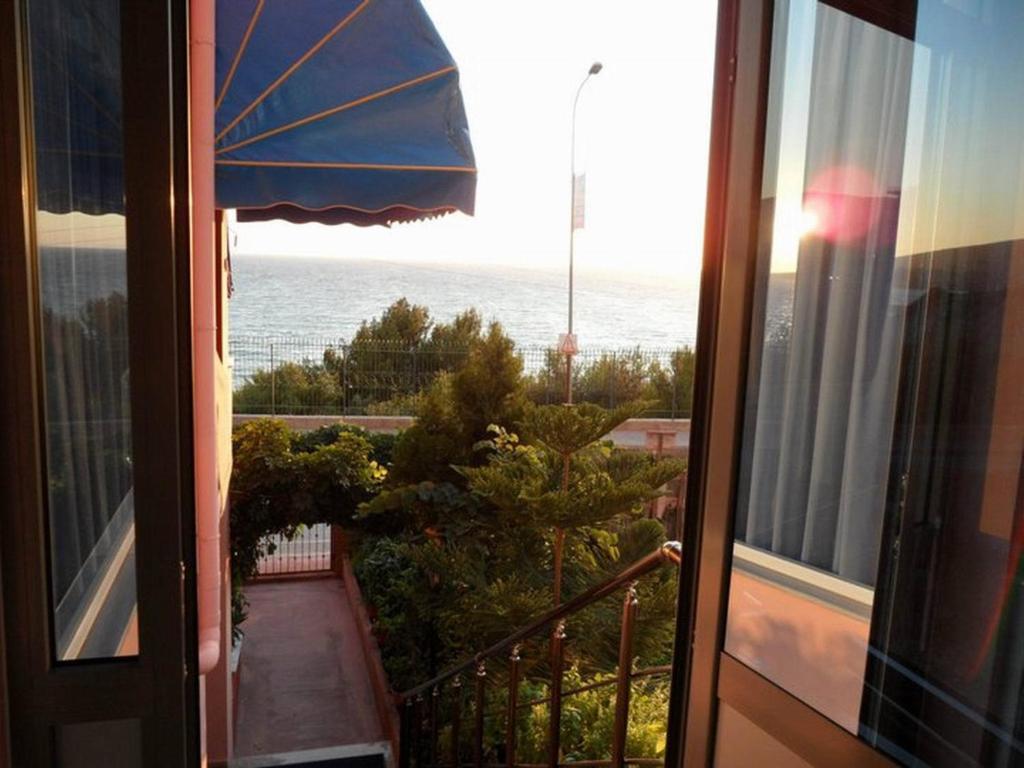 Helia Seaside Hotel ساراندا المظهر الخارجي الصورة